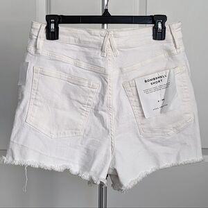 Good American Short Bombshell High Rise Frayed Hems Stretch Denim White 8/29 NWT